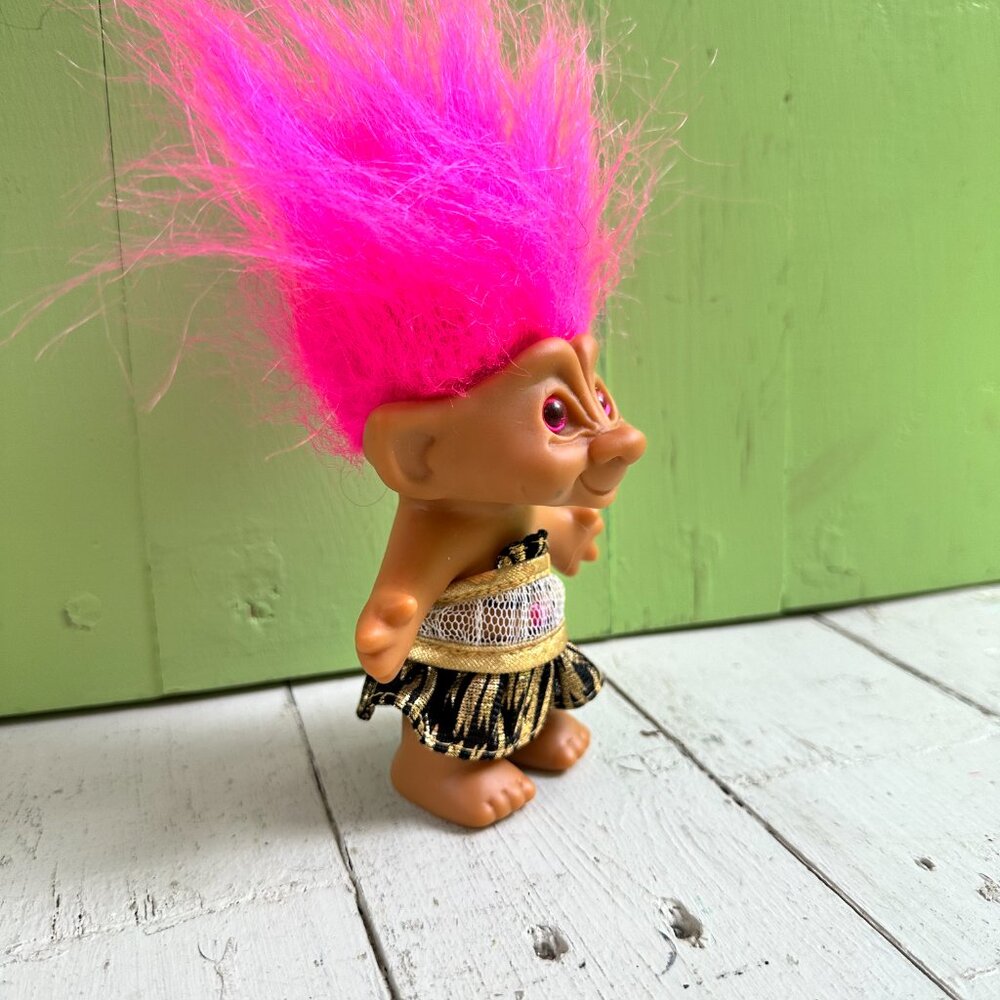 Vintage Russ Troll Doll Pink Hair Orange Eyes Cheetah Dress Troll Doll - Picture 3 of 7